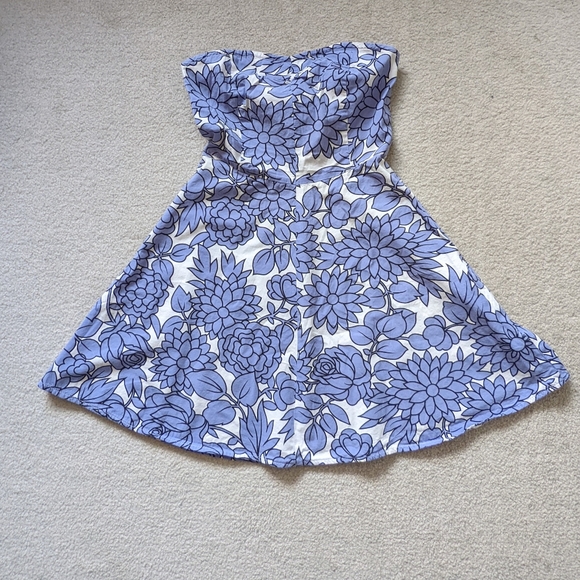 Guess Dresses & Skirts - Moving Sale! Guess Blue & White Floral Strapless Dress (S)